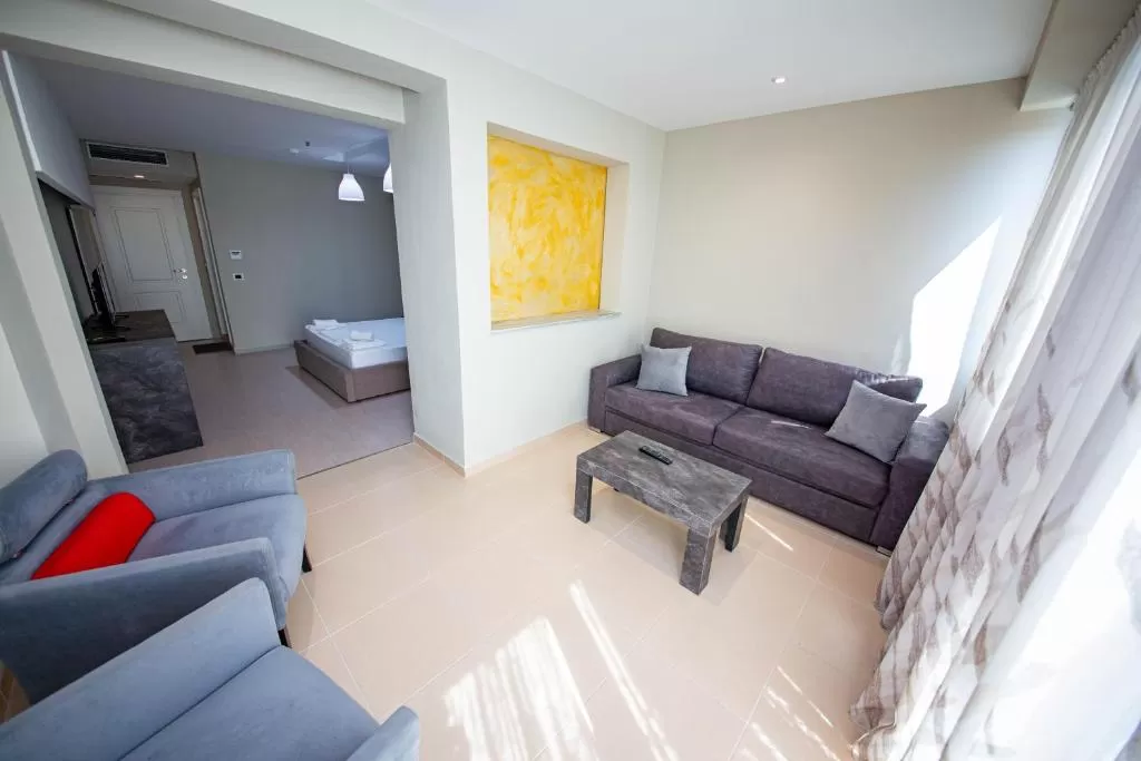 Miki 10 - Family 3.jpg